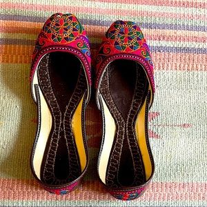 Leather embroidered Khussa